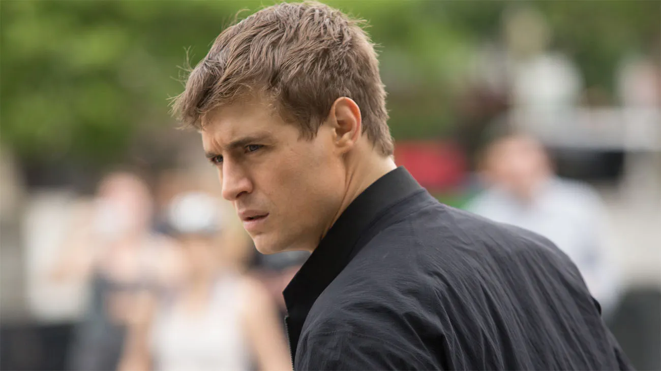 Max Irons in Condor