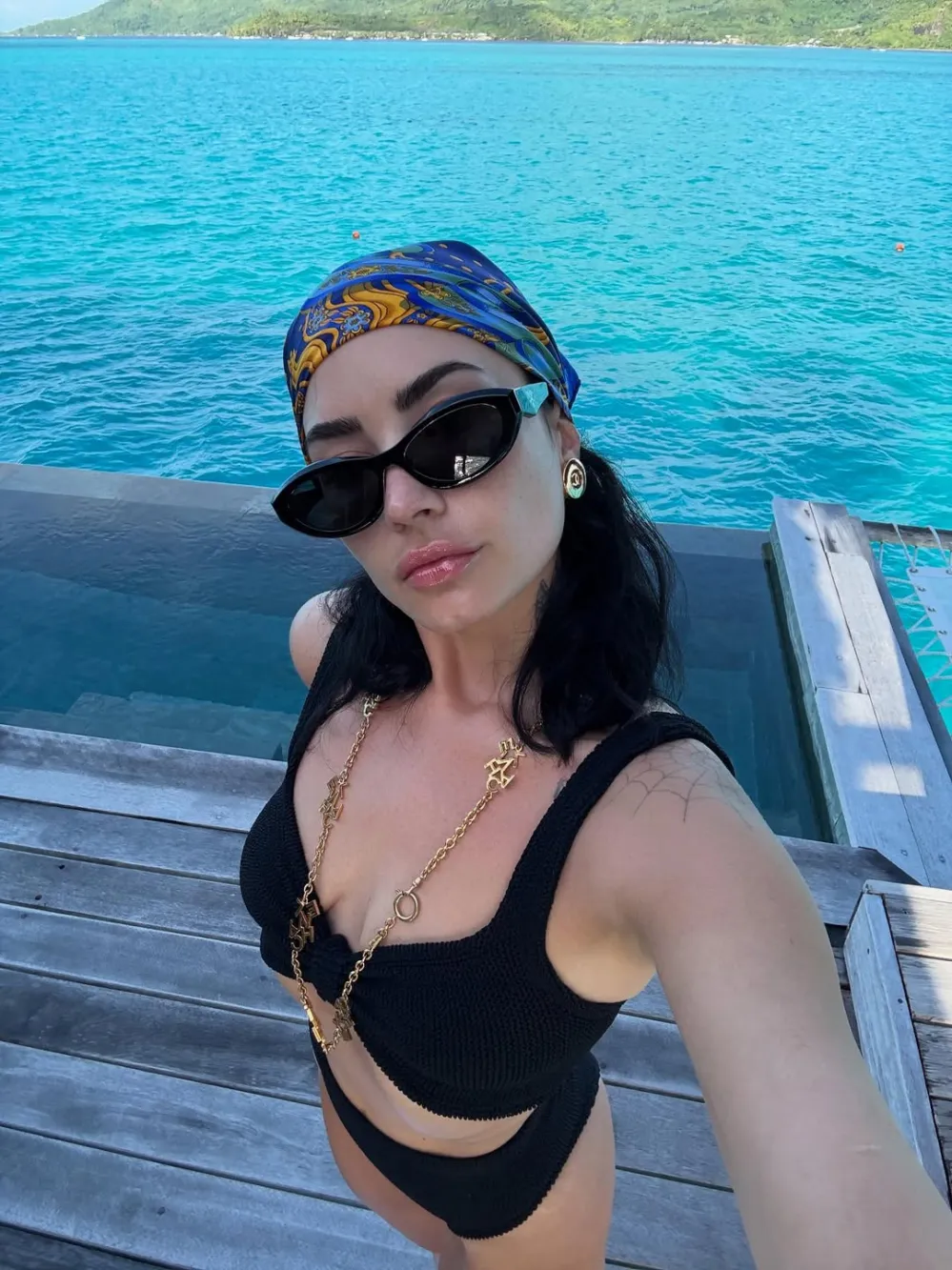 Demi-Lovato-Honeymoon