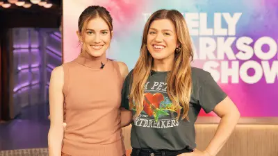 Feature Allison Williams Hilariously Calls Out Kelly Clarkson For Looking at Her Forehead for Botox