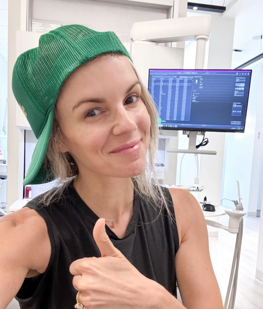 Former-Bachelorette-Ali-Fedotowsky-Loses-a-Tooth-at-Dinner-and-Swallowed-It