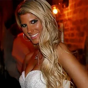 Friend of Netflix Star Sara Burack Says Late Realtor Was Always There For People Who Needed Her 017