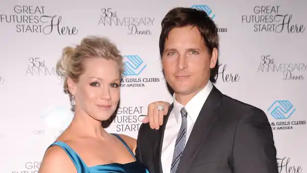 GettyImages-101573710-Jennie-Garth-Peter-Facinelli