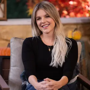 GettyImages-1279055417-Former-Bachelorette-Ali-Fedotowsky-Loses-Her-Tooth-Mid-Dinner