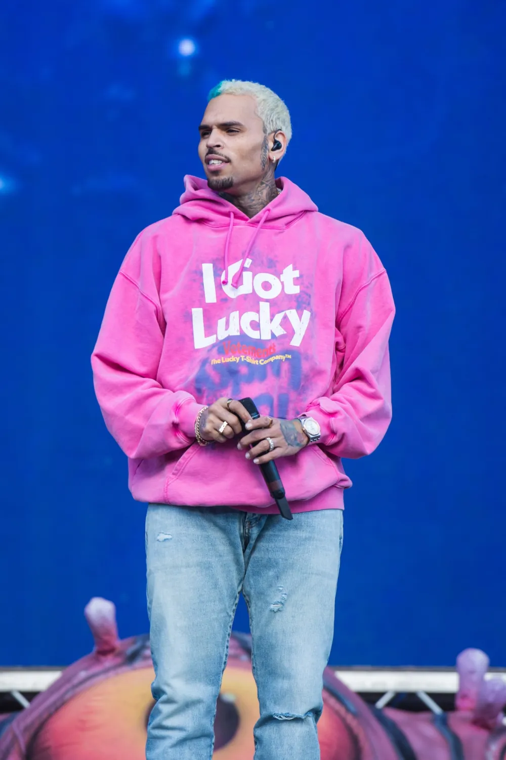 GettyImages-1406244644 Chris Brown Accused of Being Evasive