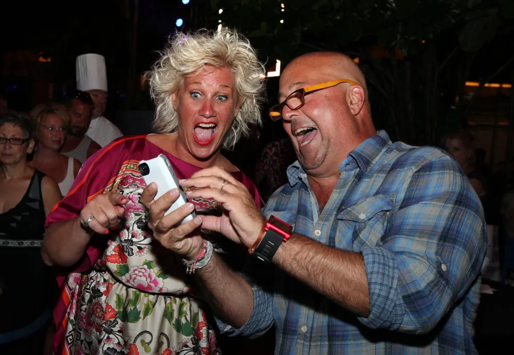 GettyImages-149346008-Anne-Burrell-Andrew-Zimmern