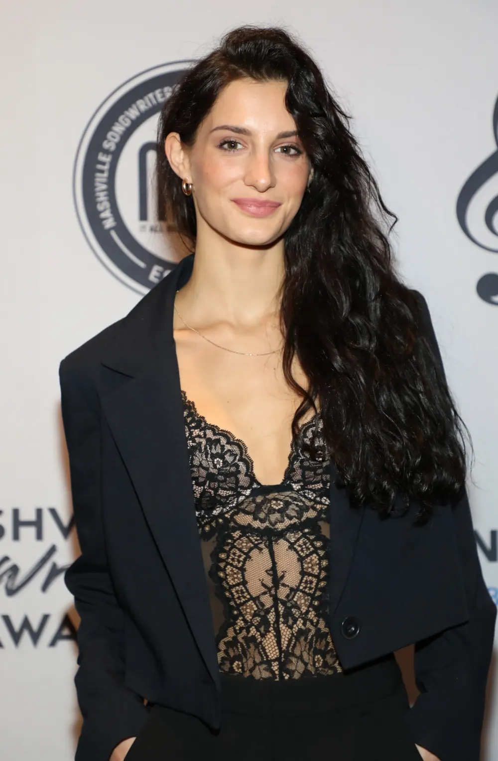 A Complete Guide to All 3 of Tim McGraw and Faith Hills Daughters