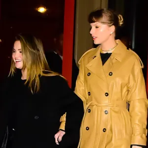 GettyImages-1851387998 Selena Gomez Taylor Swift.jpg