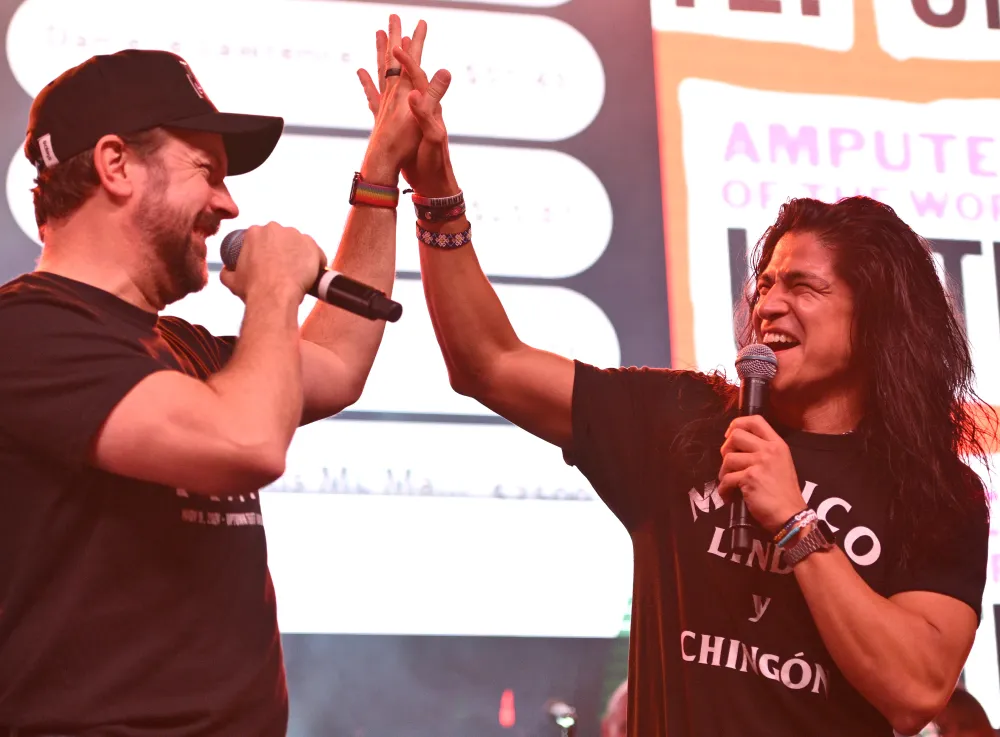 Jason Sudeikis y Cristo Fern&aacute;ndez.