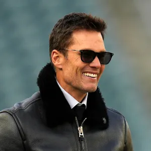 GettyImages-2193579527 Tom Brady Sunglasses