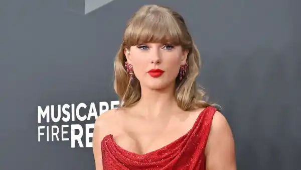 GettyImages-2197428880-Taylor-Swift-Childrens-Hospital