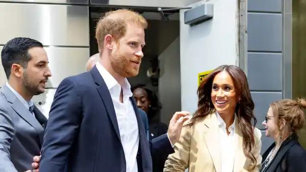 GettyImages-2211633095 Prince Harry and Meghan Take Kids to Disney