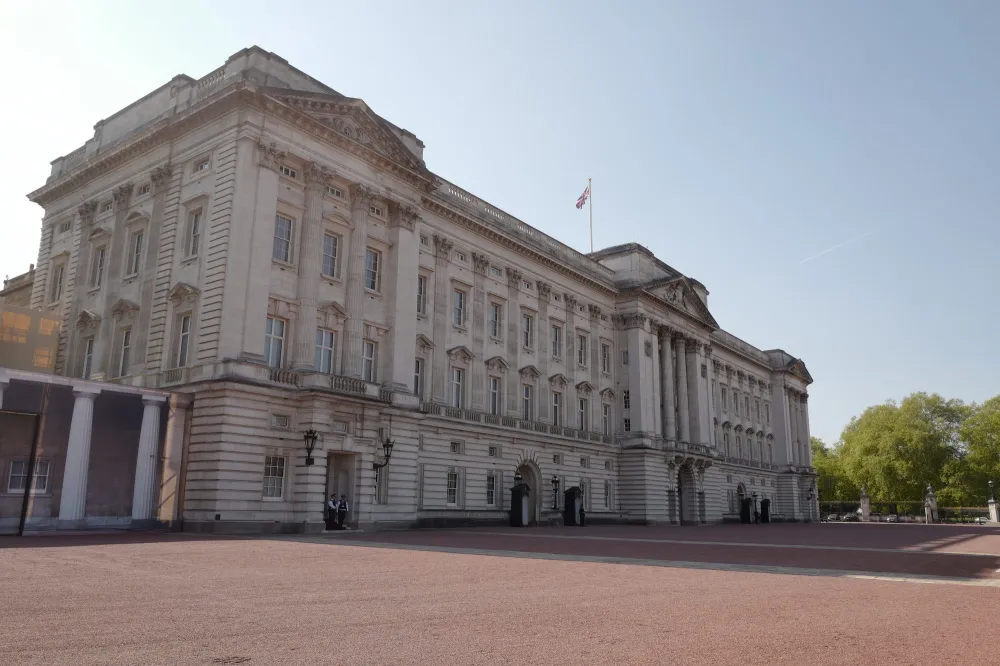 GettyImages-2213614838 Buckingham Palace.jpg