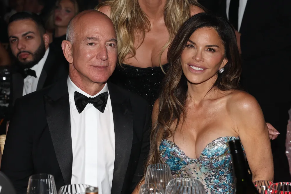 Lauren Sanchez Shows Off Her Snatched Waist in Strapless Gown Before Jeff Bezos Wedding