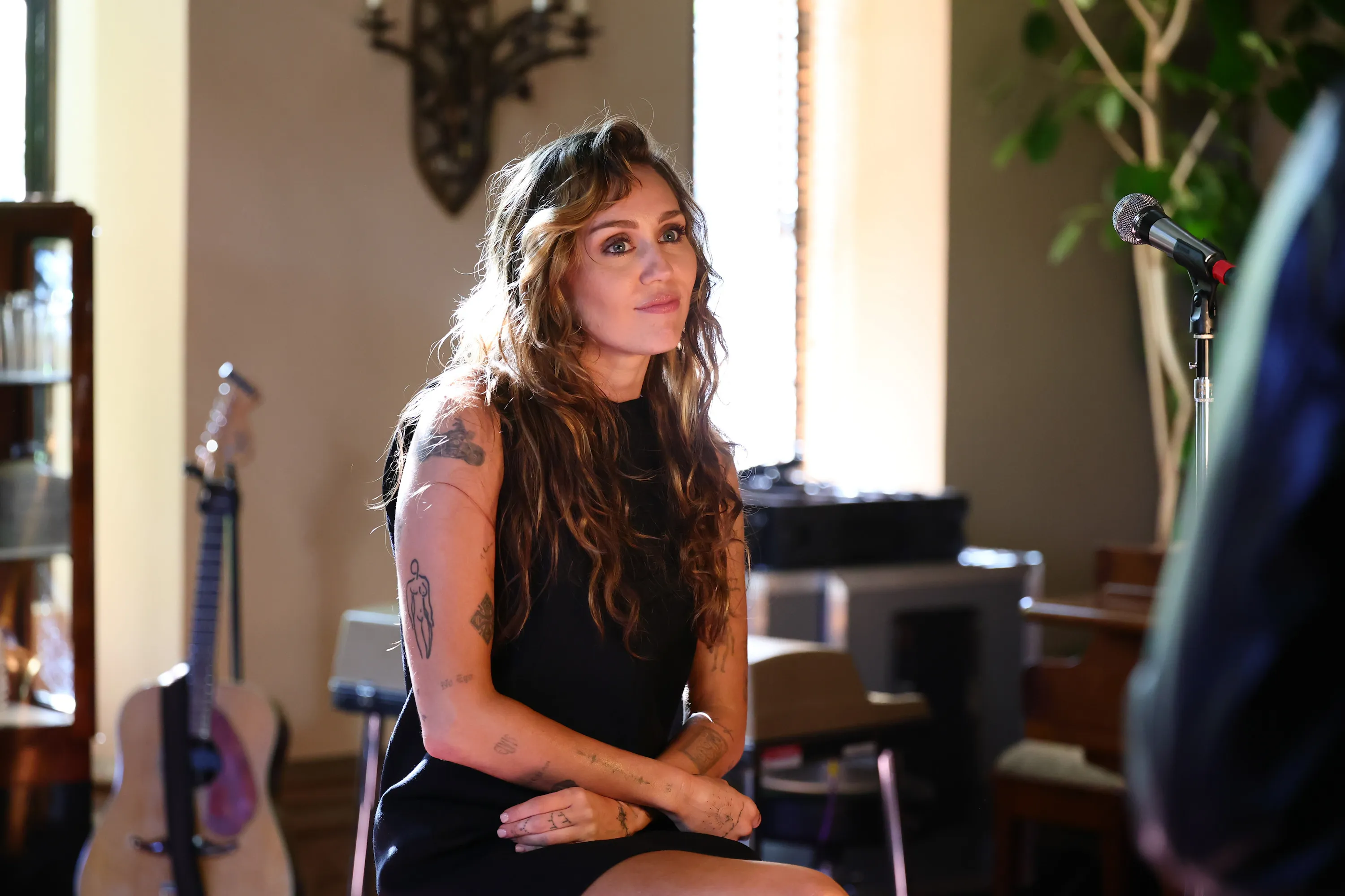 GettyImages-2217427852-Miley-Cyrus-Shares-True-Thoughts-on-Becoming-a-Mother