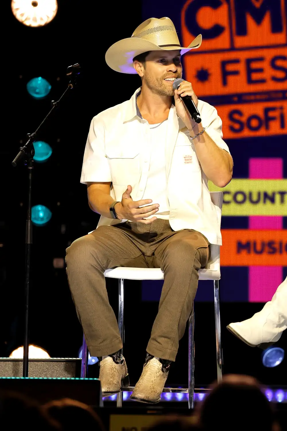 Dustin Lynch Shares Insight Into His Friendship With Lindsay Hubbard