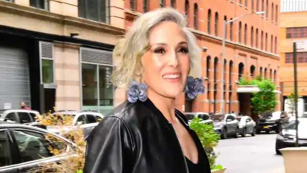 GettyImages-2219526274 Ricki Lake Details Facelift After 40Lb Weight Loss