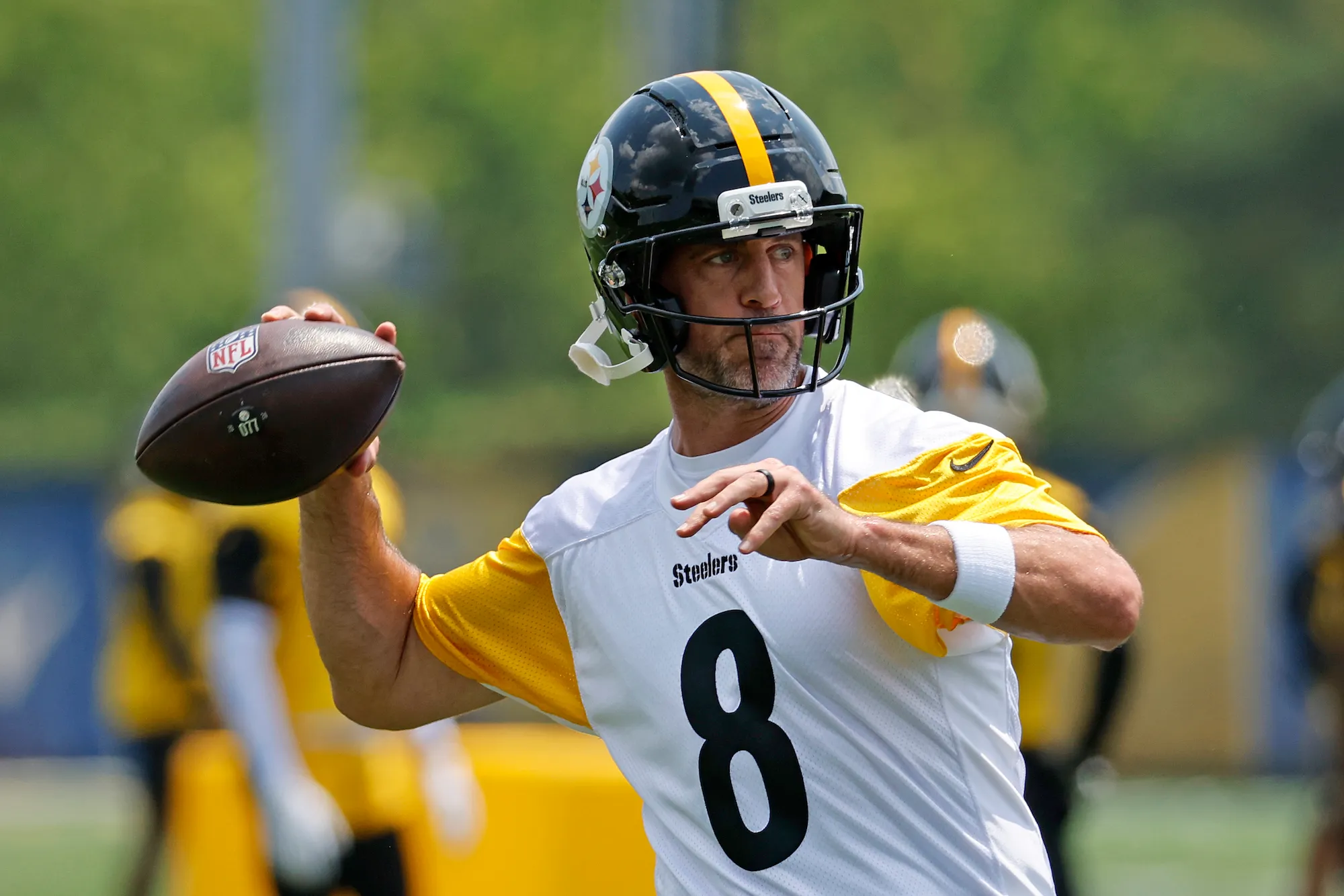 Feature GettyImages-2219535682 Aaron Rodgers Steelers 1