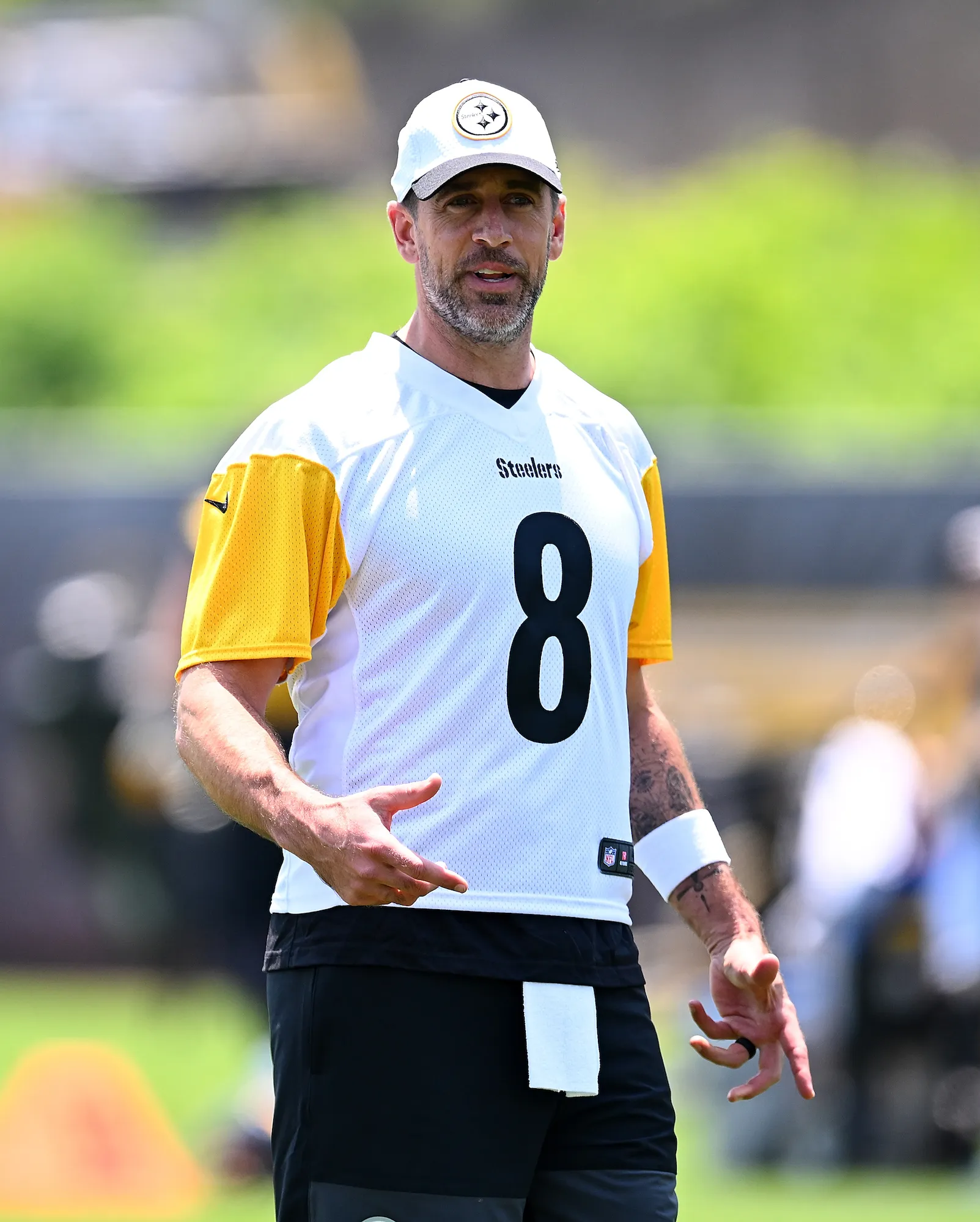 Feature GettyImages-2219835081 Aaron Rodgers Steelers Minicamp