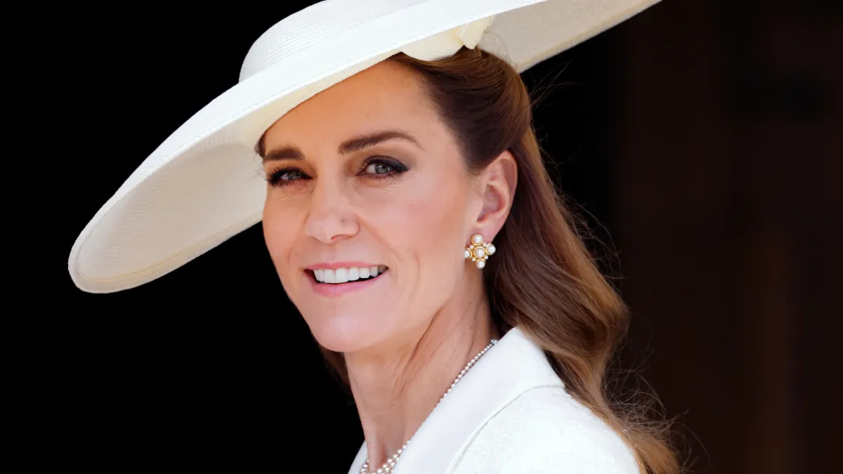 Kate Middleton's Luxe Strathberry Wallet Has an $18 Lookalike Hiding on Amazon