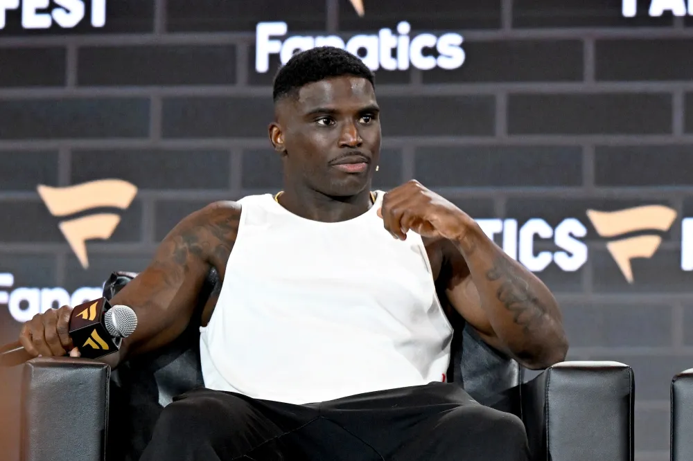 GettyImages-2221344718 Tyreek Hill Accuses Ex Stealing