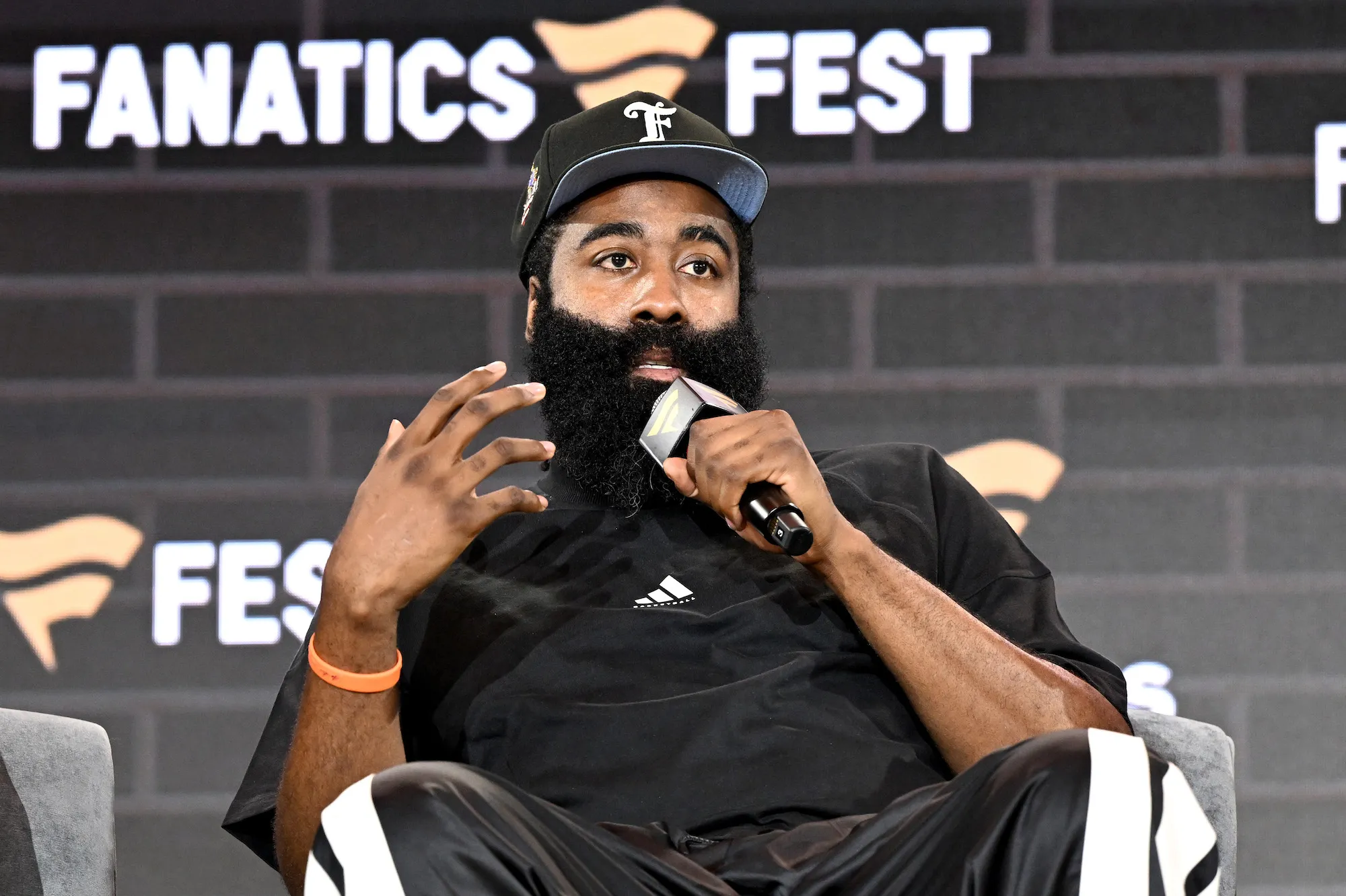 Feature GettyImages-2221392805 James Harden Fanatics Fest 2025.jpg