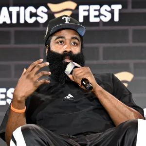Feature GettyImages-2221392805 James Harden Fanatics Fest 2025.jpg