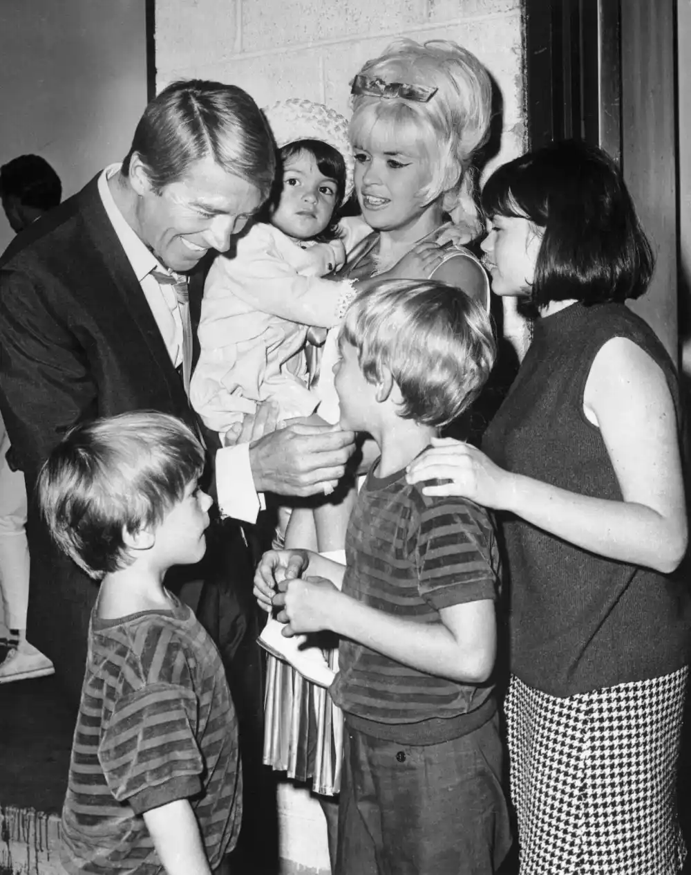 GettyImages-515500748Mariska-Hargitay-Shares-How-Her-Siblings-Reacted-to-Jayne-Mansfield-Doco.jpg