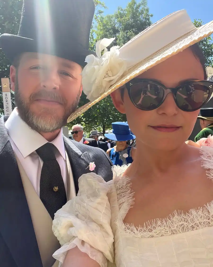Ginnifer-Goodwin-and-Josh-Dallas-IG-Selfie-2723943