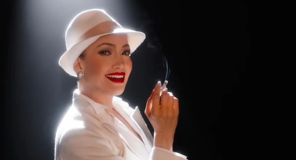 Jennifer Lopez Channels Her Inner Broadway Performer in 1st Trailer for 'Kiss of the Spider Woman'