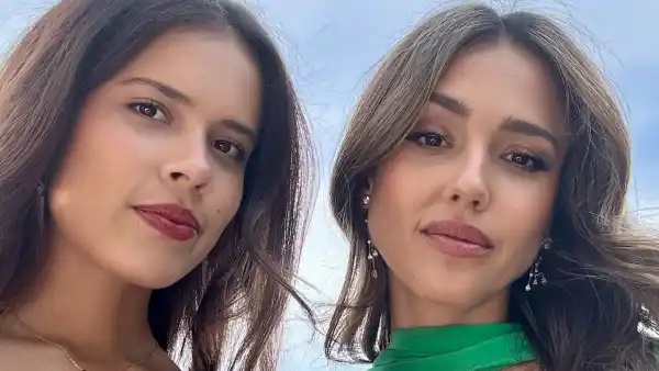 Jessica-Alba-and-Her-Daughter-Honor-Get-All-Glammed-Up-for-Bezos-Wedding