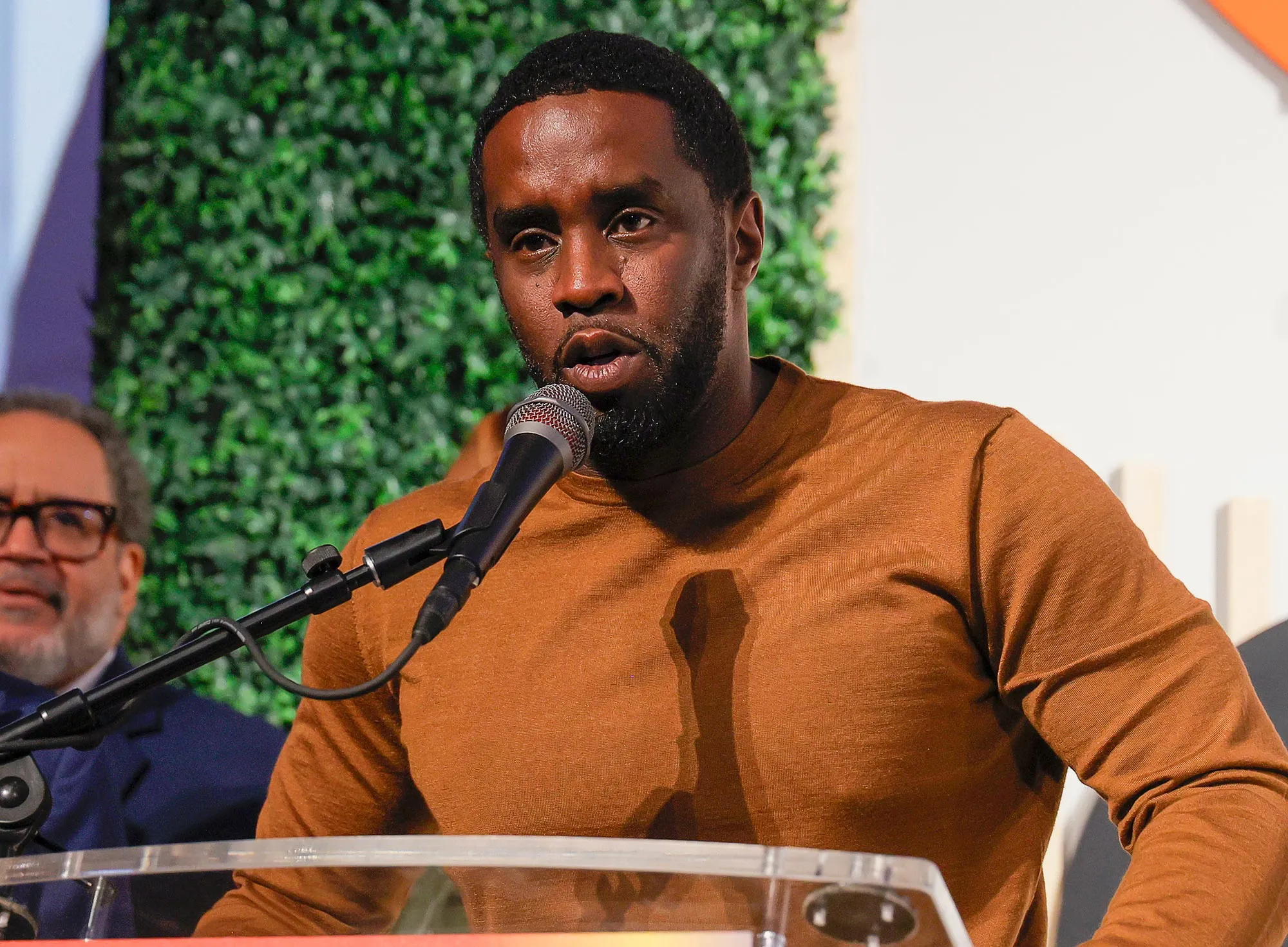 Judge-Threatens-to-Remove-Diddy-From-Courtroom-for-Seemingly-Interacting-With-Jury--GettyImages-1693927301