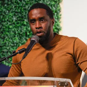 Judge-Threatens-to-Remove-Diddy-From-Courtroom-for-Seemingly-Interacting-With-Jury--GettyImages-1693927301