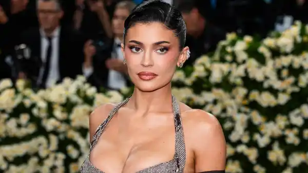 Kylie Jenner Breast Surgeon's Office Inundated With Over 150 Calls a Day