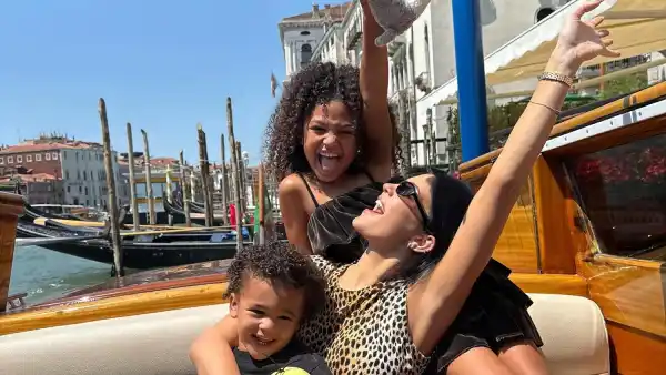 Kylie-Jenner-and-Kids-9544308