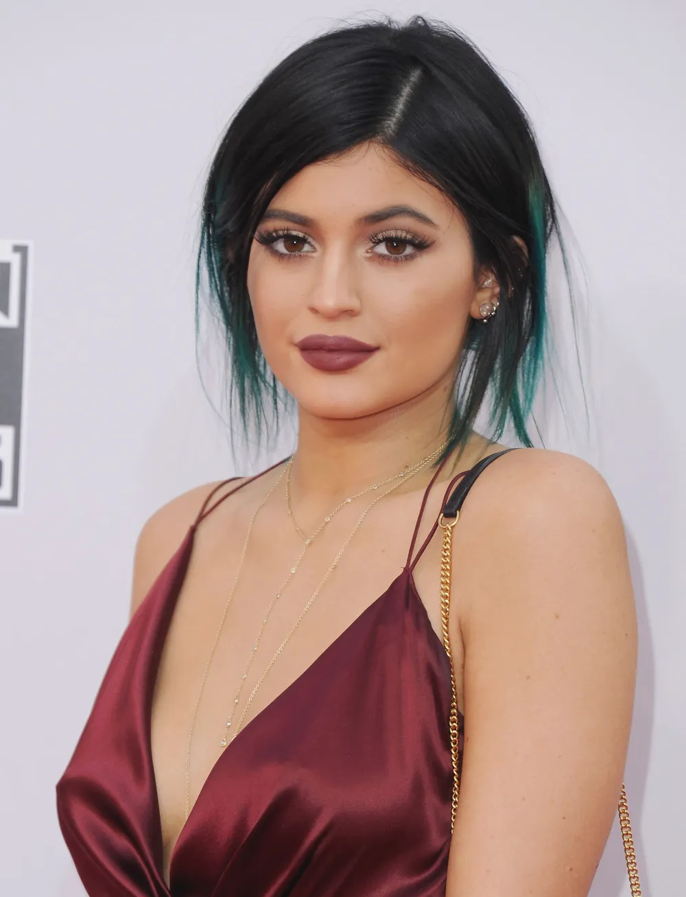 Kylie Jenner shares Stormi's hilarious reaction to her 'King Kylie' era 460473110