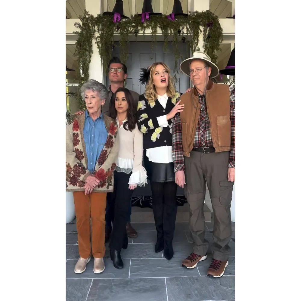 Lacey Chabert Reveals Her New Fall Hallmark Movie Stars Halloweentown Icon Kimberley J Brown