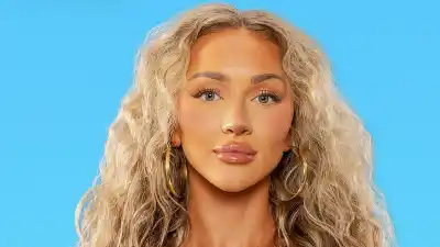 Love Island s Vanna s BFF Defends Her Looks Amid Backlash NUP_207809_00029