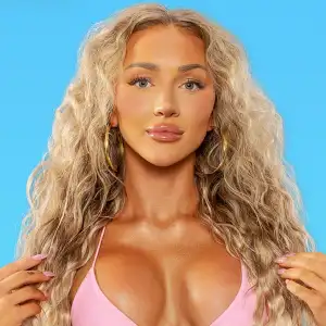 Love Island s Vanna s BFF Defends Her Looks Amid Backlash NUP_207809_00029