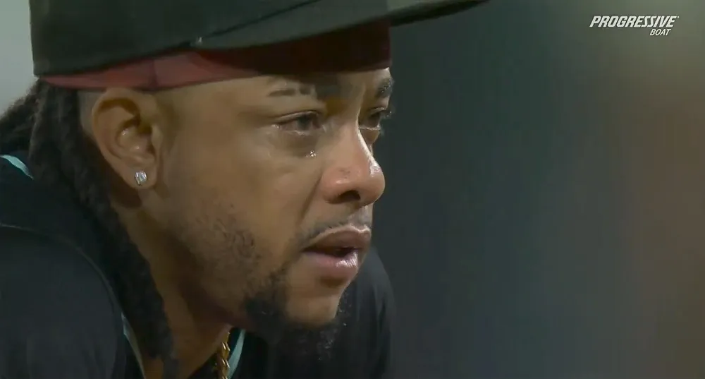 MLB s Ketel Marte Breaks Down After Fan Heckles Him About His Dead Mother