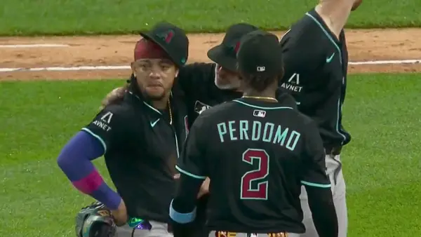MLB s Ketel Marte Breaks Down After Fan Heckles Him About His Dead Mother