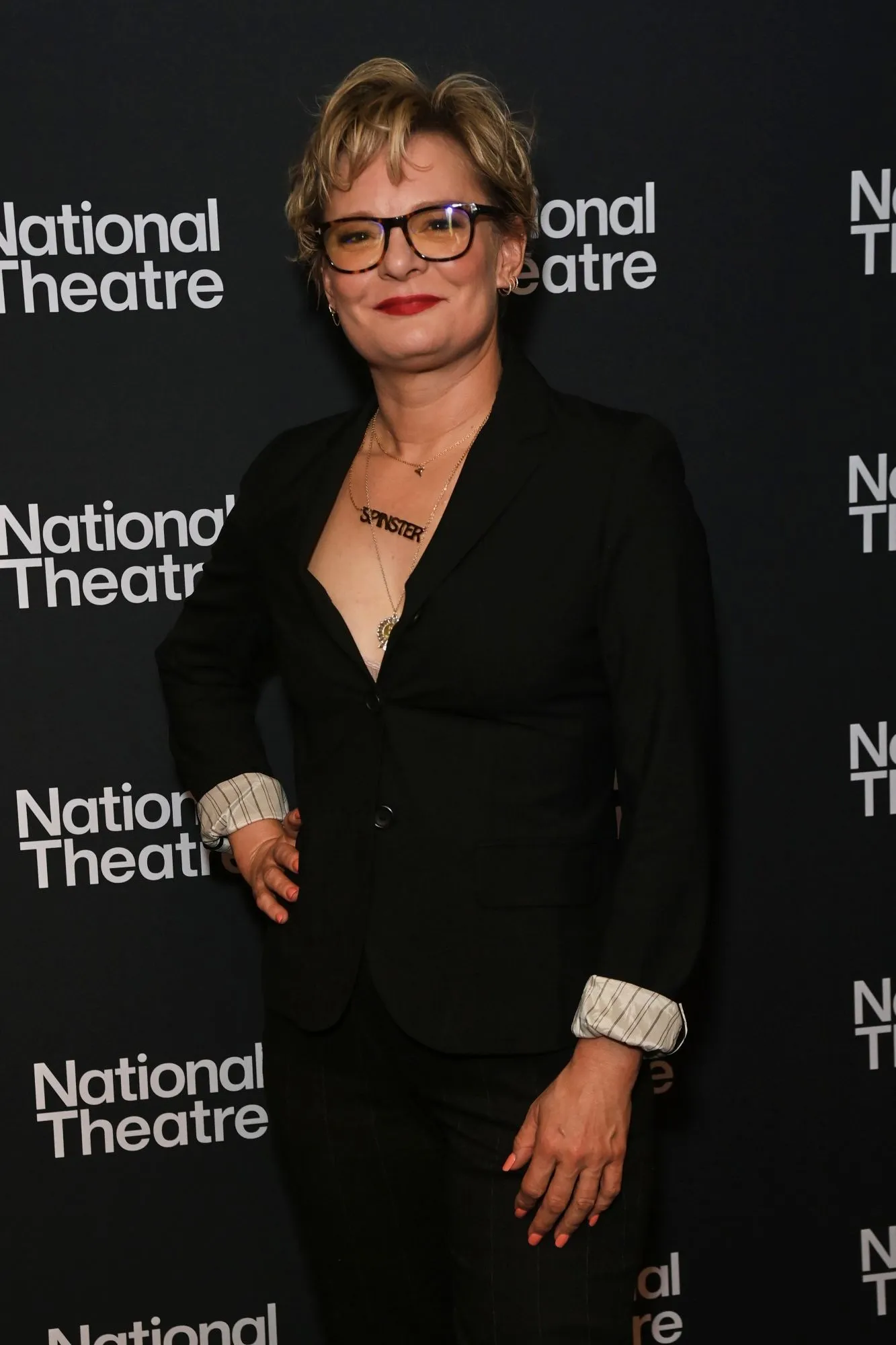 Martha Plimpton Bio Pic