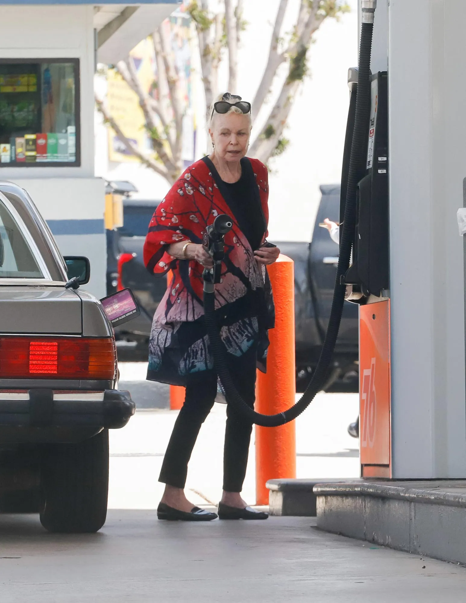 Michelle Phillips looks youthful in skinny jeans as she runs errands 60 years after shooting to fame with the Mamas and Papas MEGA1324301_006