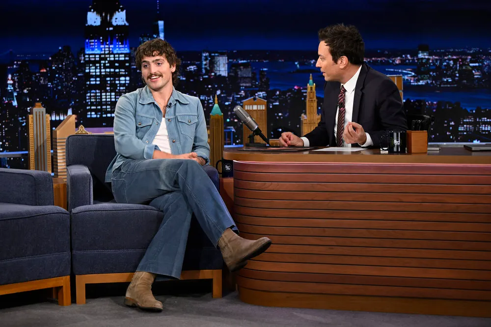 THE TONIGHT SHOW STARRING JIMMY FALLON -- Episode 2143 -- Pictured: (l-r) Singer-songwriter Benson Boone during an interview with host Jimmy Fallon on Wednesday, June 4, 2025 -- (Photo by: Todd Owyoung/NBC)