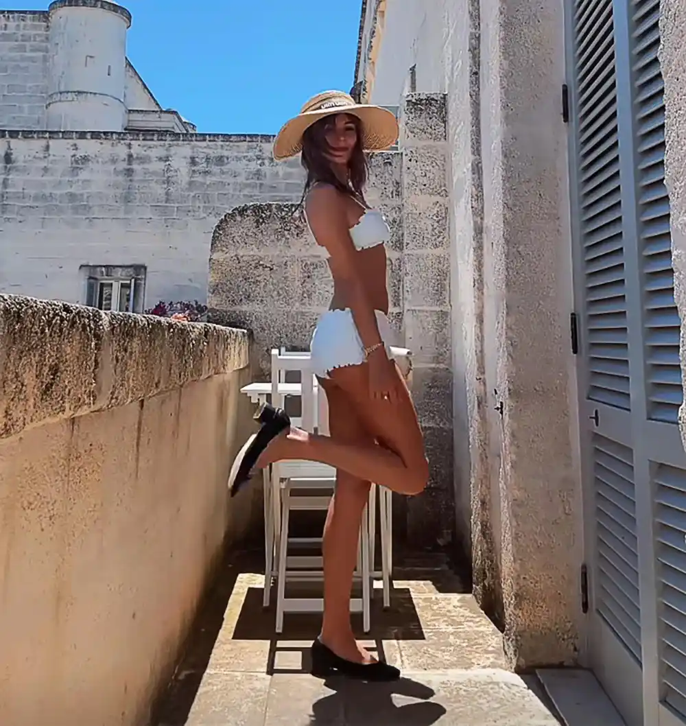 Olivia Jade Rocks a Chic Bikini 1