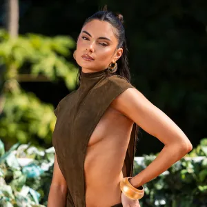 Paige DeSorbo Shows Off Side Boob in Love Island Debut NUP_207590_06144