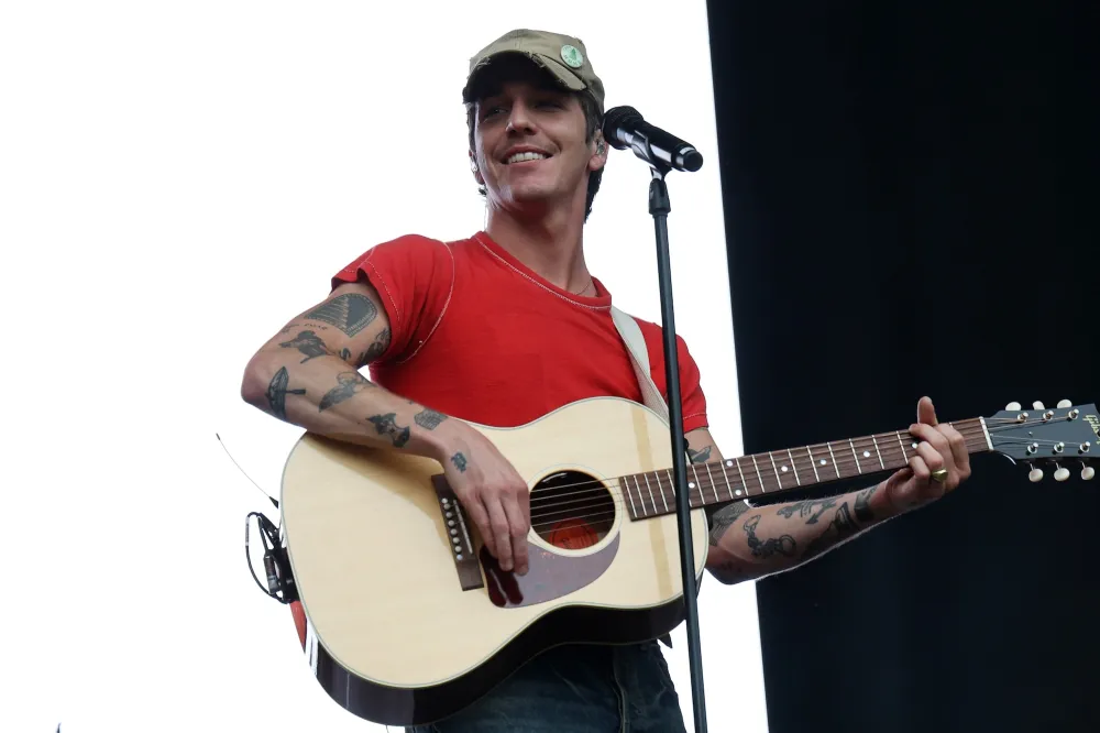 Role Model Musicians Are Calling Out Their Teams.jpg