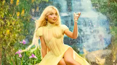 Sabrina Carpenter Hits Back at Critics Who Think She s Too Raunchy