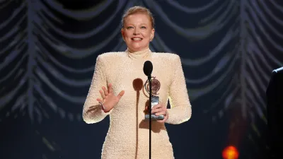 Sarah-Snook-Tonys-GettyImages-2219231078