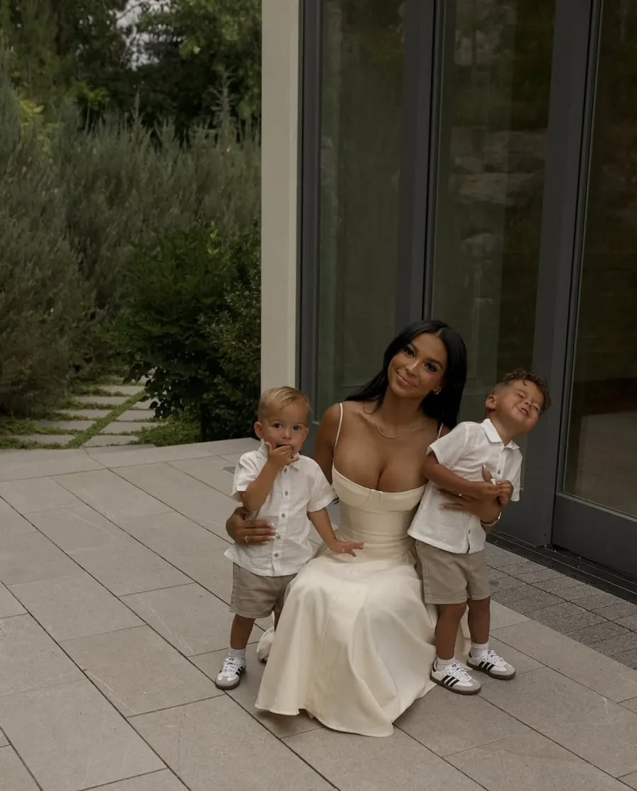 Secret Lives of Mormon Wives Family Guide Layla