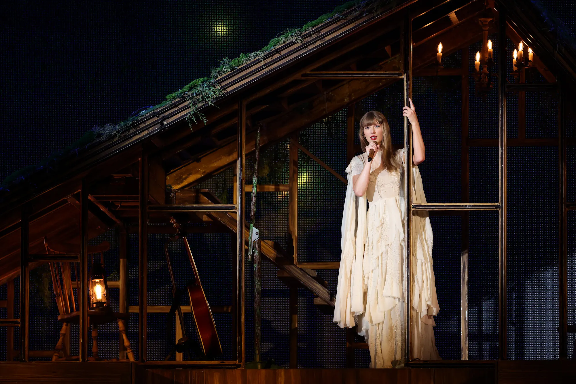 Taylor-Swift-GettyImages-2162457049